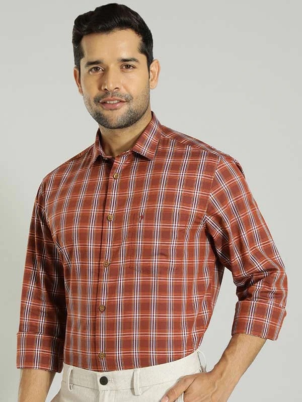 Indian Terrain Men Checkered Maroon Shirt